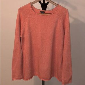Women’s peach knitted sweater